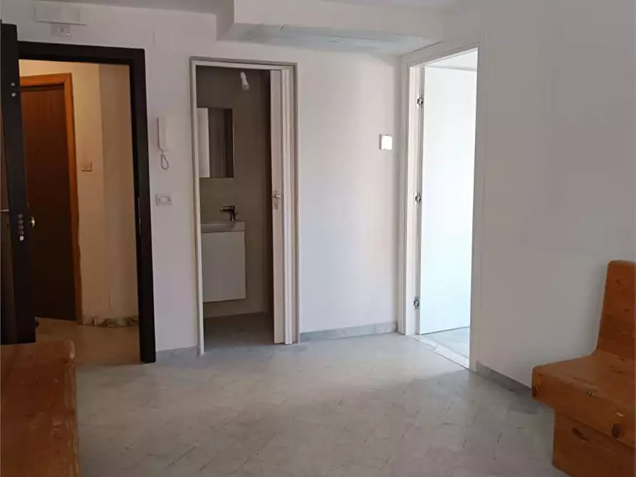 Immagine 16 di Appartamento in affitto  a Bitonto