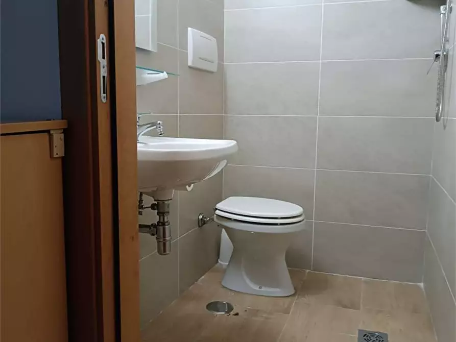 Immagine 11 di Monolocale in vendita  a Bitonto