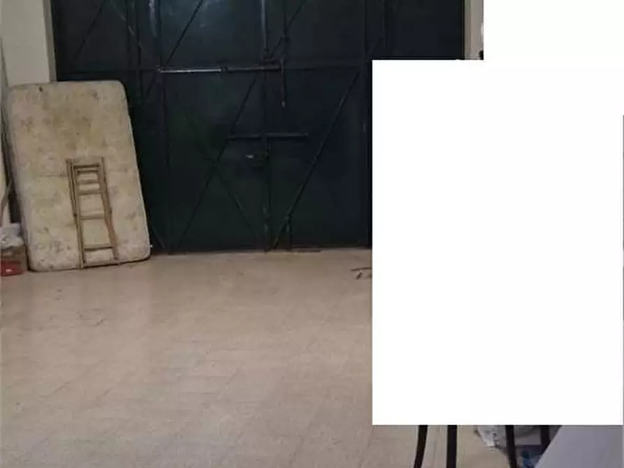 Immagine 10 di Garage in vendita  a Bitonto