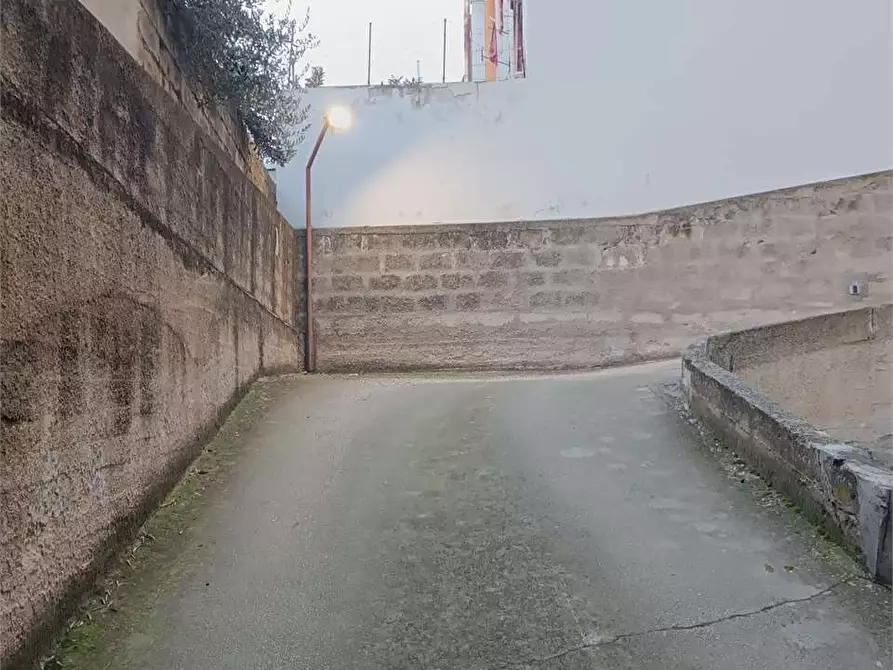 Immagine 9 di Garage in vendita  a Bitonto