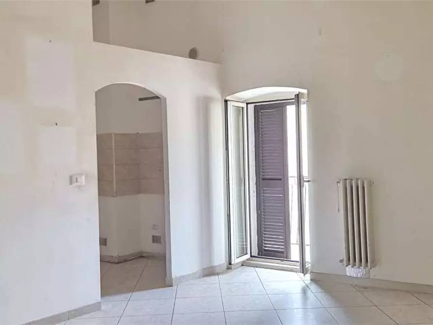 Immagine 8 di Trilocale in vendita  a Bitonto