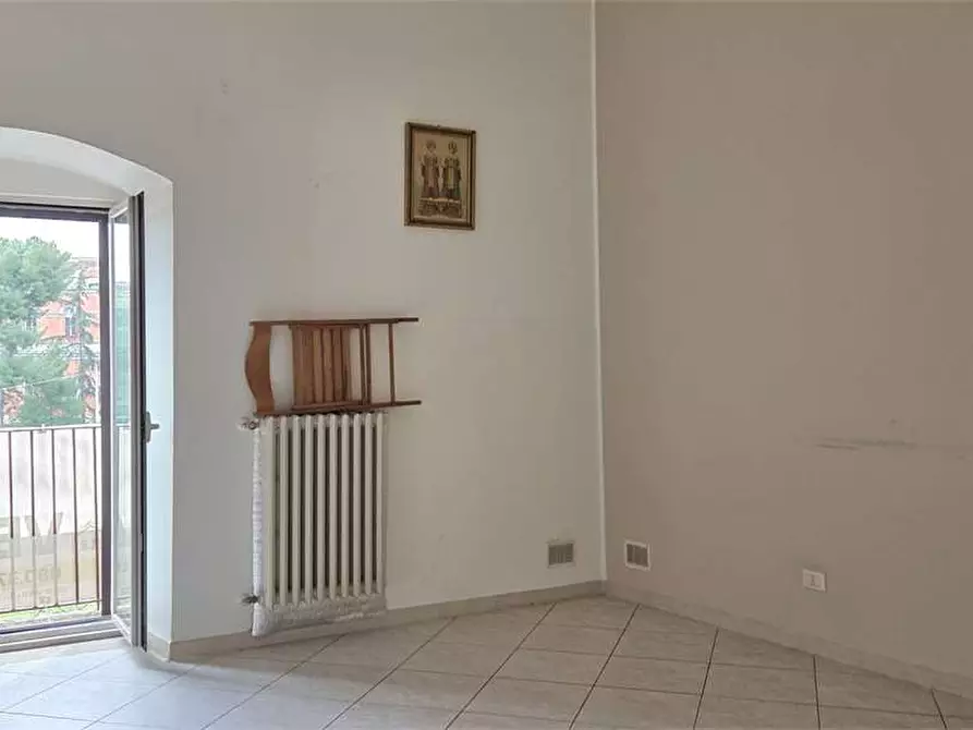 Immagine 14 di Trilocale in vendita  a Bitonto