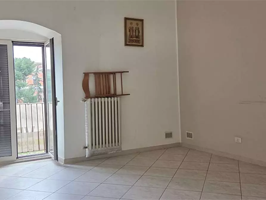 Immagine 15 di Trilocale in vendita  a Bitonto