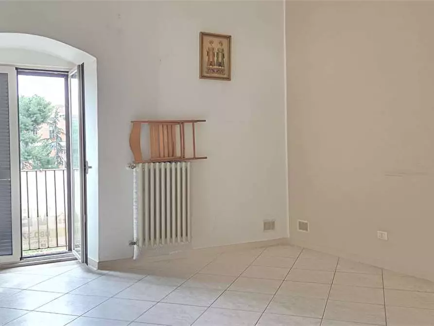 Immagine 17 di Trilocale in vendita  a Bitonto