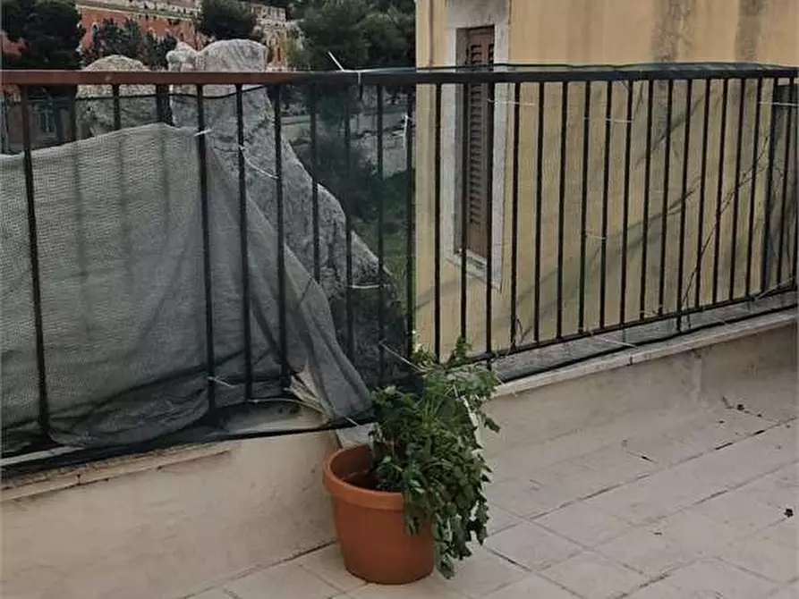Immagine 27 di Trilocale in vendita  a Bitonto