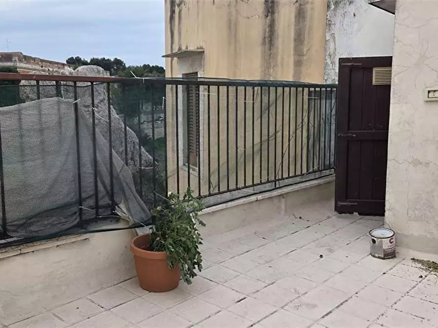 Immagine 29 di Trilocale in vendita  a Bitonto