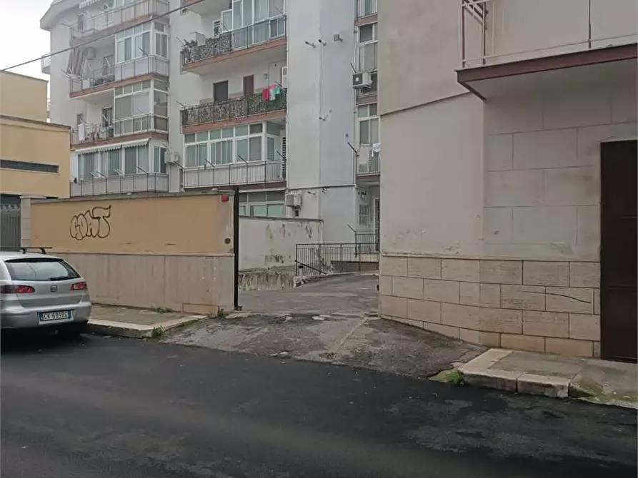 Immagine 10 di Garage in vendita  a Bitonto