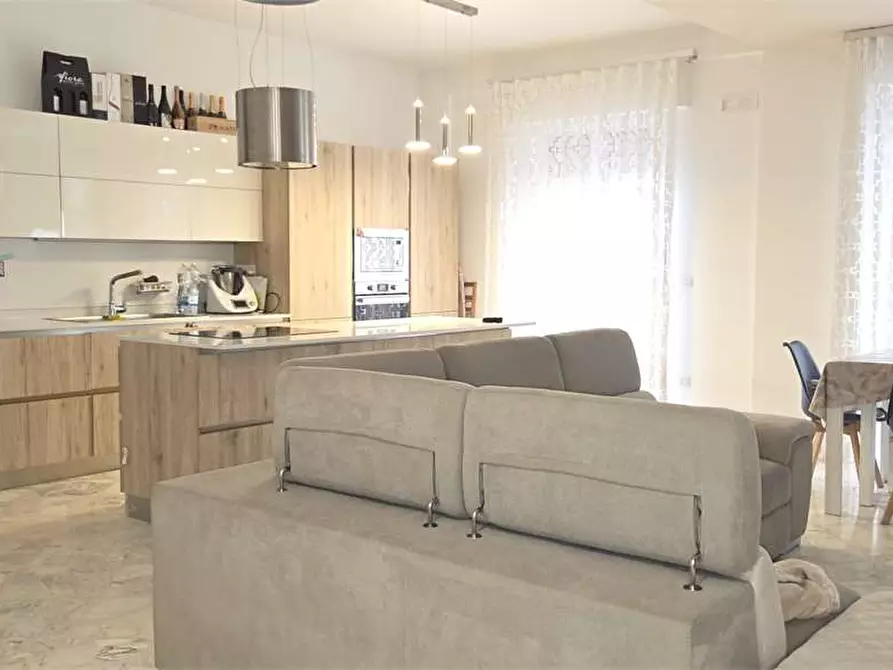 Immagine 4 di Appartamento in vendita  a Bitonto