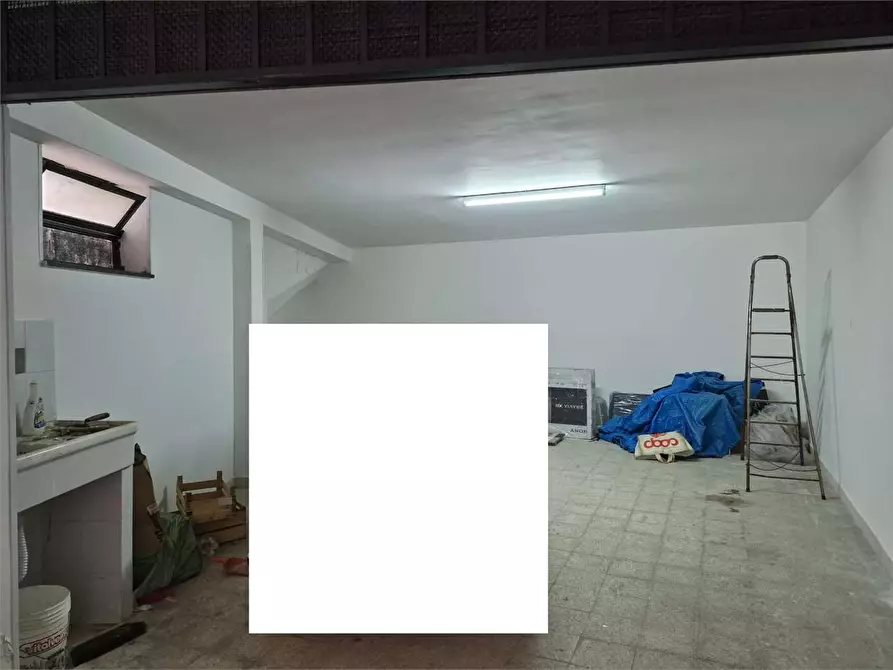 Immagine 4 di Garage in vendita  a Bitonto