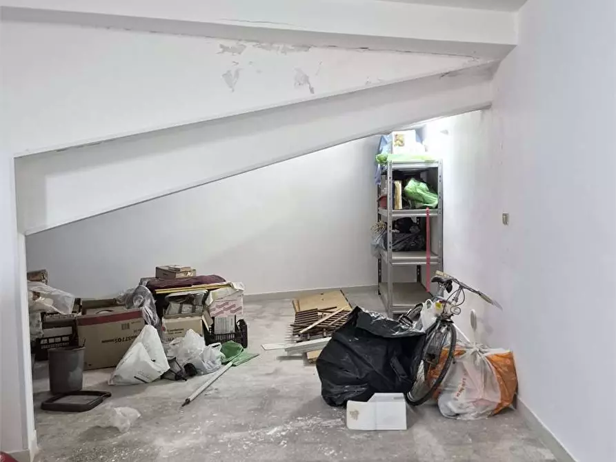 Immagine 10 di Garage in vendita  a Bitonto