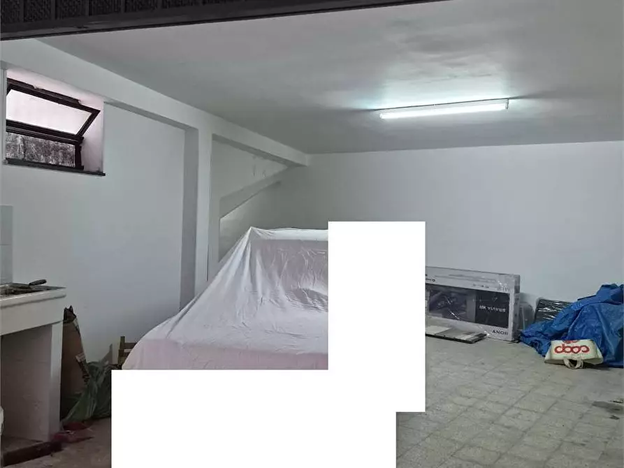 Immagine 13 di Garage in vendita  a Bitonto
