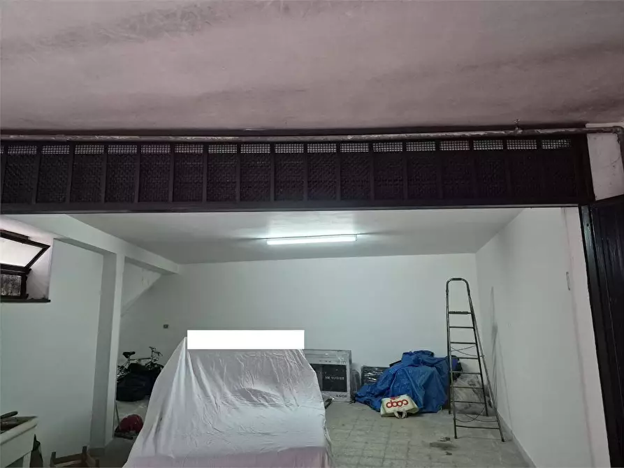 Immagine 16 di Garage in vendita  a Bitonto
