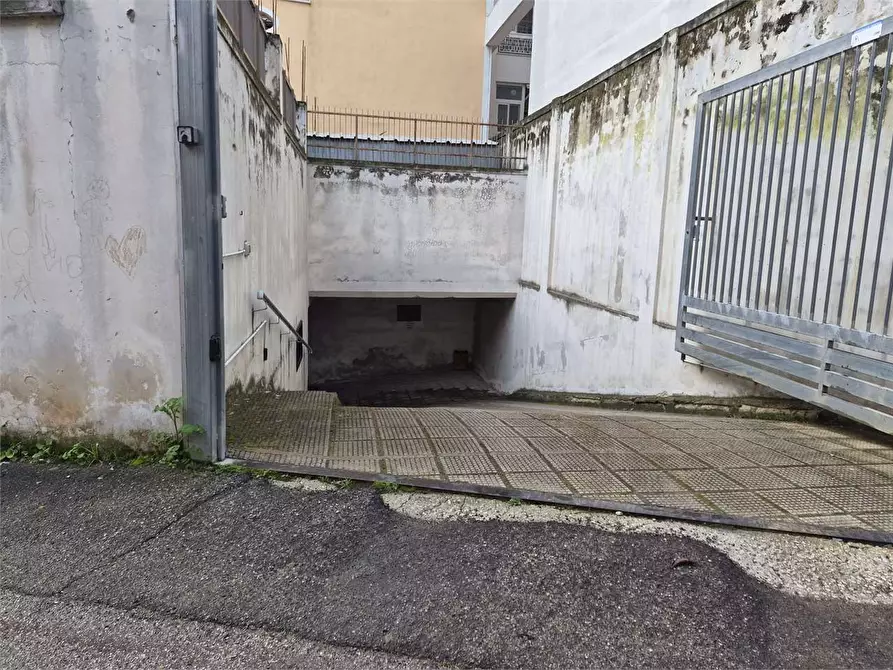 Immagine 19 di Garage in vendita  a Bitonto