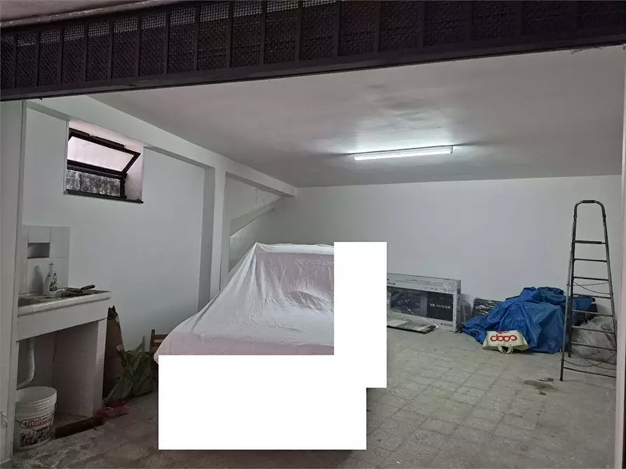 Immagine 20 di Garage in vendita  a Bitonto