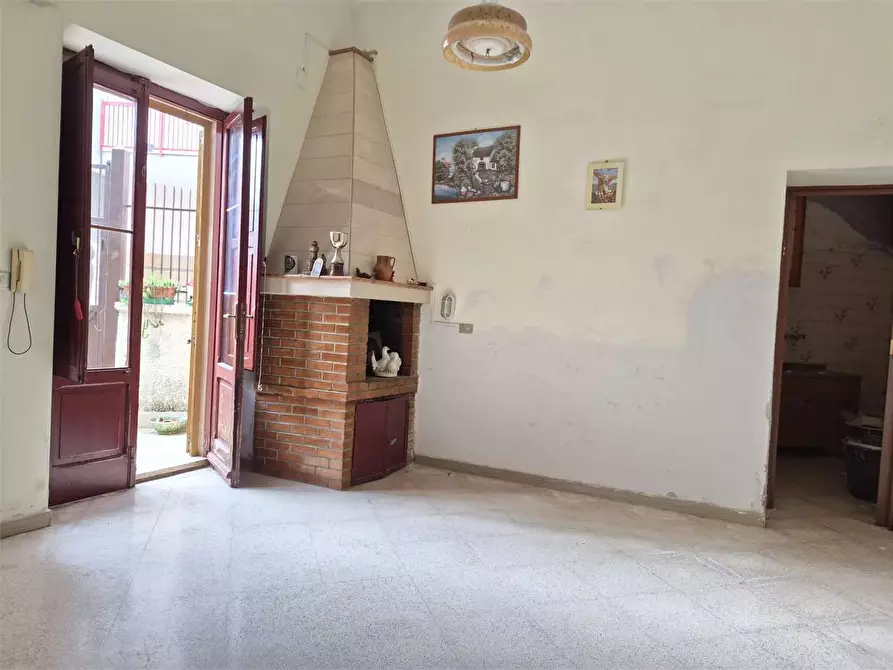 Immagine 1 di Casa indipendente in vendita  a Bitonto