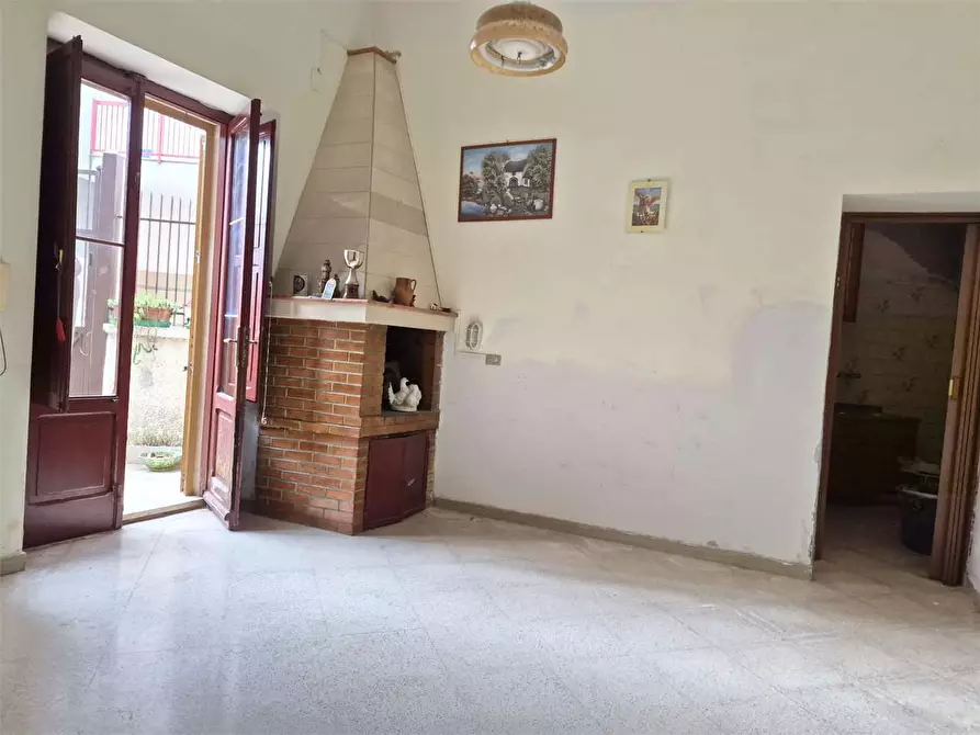 Immagine 3 di Casa indipendente in vendita  a Bitonto