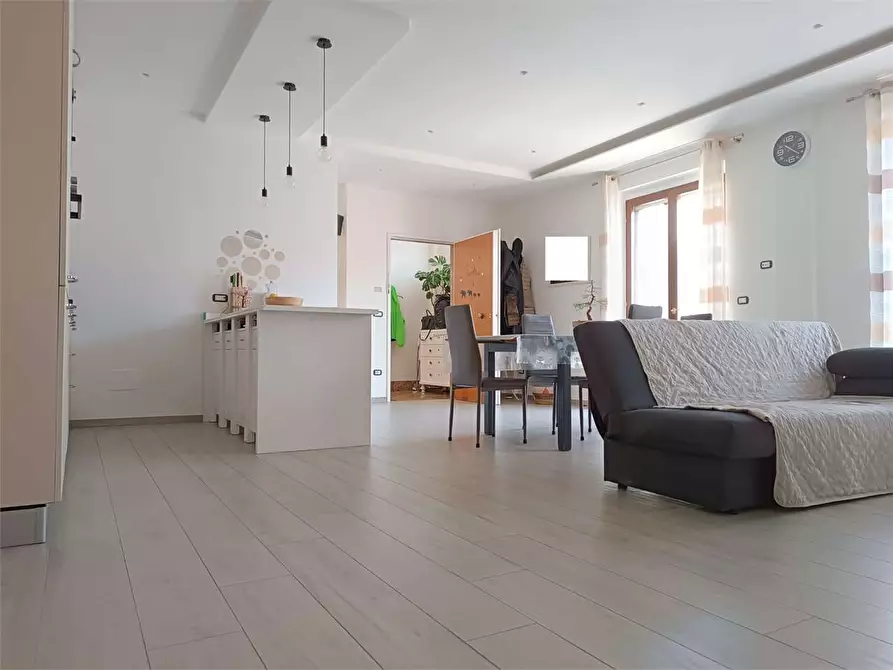 Immagine 1 di Trilocale in vendita  a Bitonto