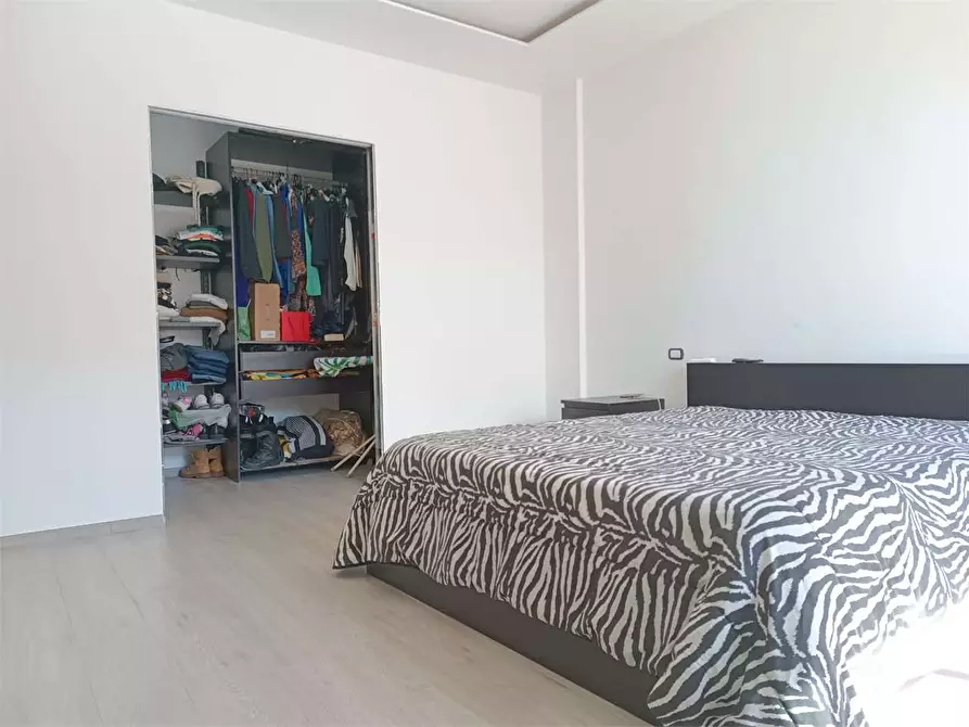 Immagine 10 di Trilocale in vendita  a Bitonto