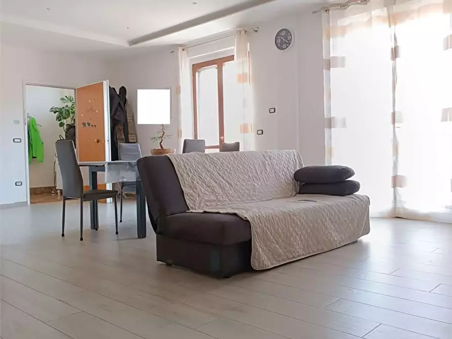 Immagine 23 di Trilocale in vendita  a Bitonto