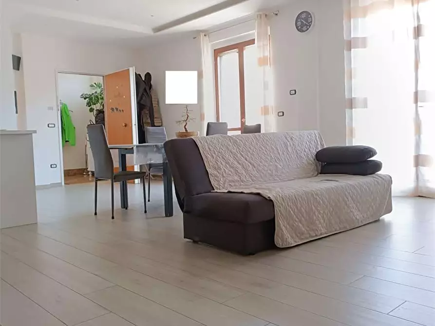 Immagine 24 di Trilocale in vendita  a Bitonto