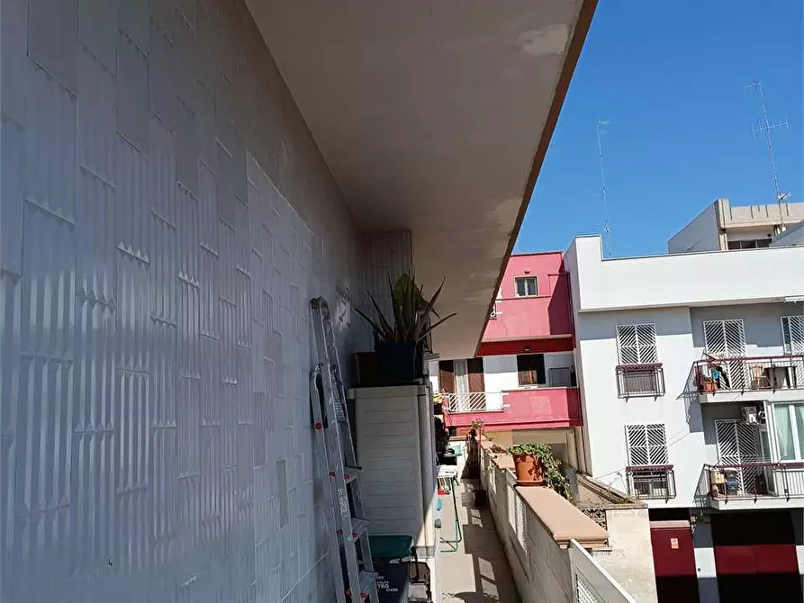 Immagine 48 di Trilocale in vendita  a Bitonto