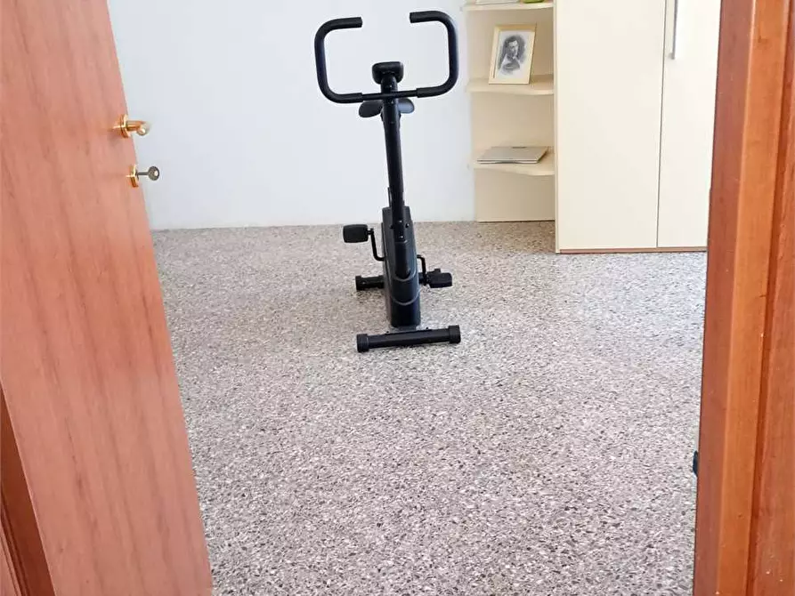 Immagine 11 di Casa indipendente in vendita  a Bari