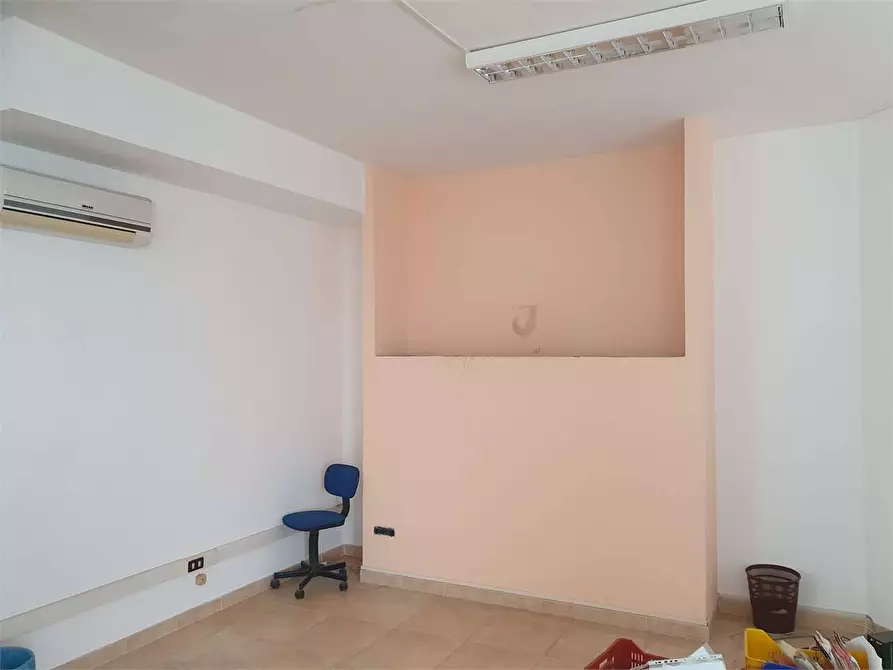 Immagine 7 di Capannone industriale in vendita  a Bitonto