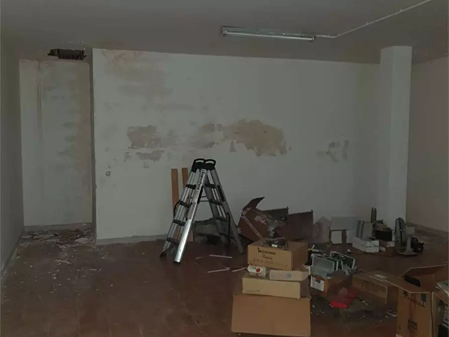 Immagine 14 di Capannone industriale in vendita  a Bitonto