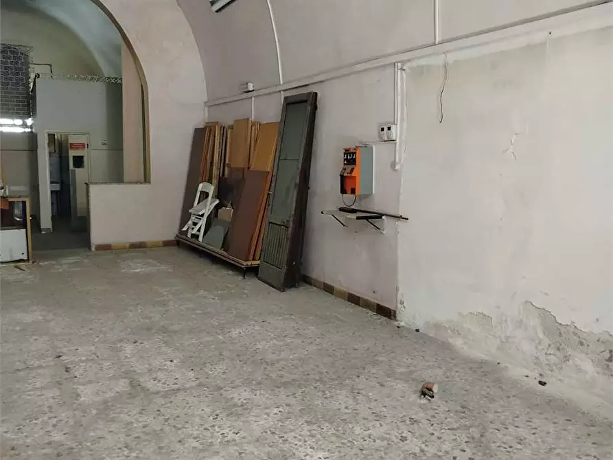 Immagine 13 di Magazzino in affitto  in Via Cairoli 10 a Bitonto