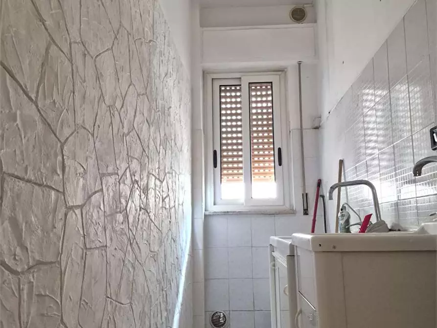 Immagine 51 di Appartamento in vendita  in Via Generale Francesco Planelli 58 a Bitonto