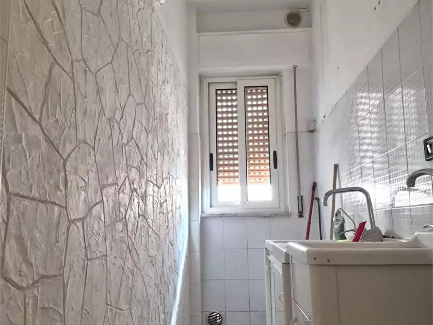 Immagine 52 di Appartamento in vendita  in Via Generale Francesco Planelli 58 a Bitonto