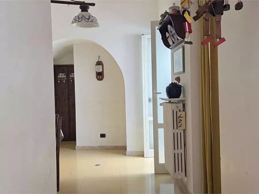 Immagine 12 di Appartamento in vendita  in VIA FERRANTE APORTI 42 a Bitonto