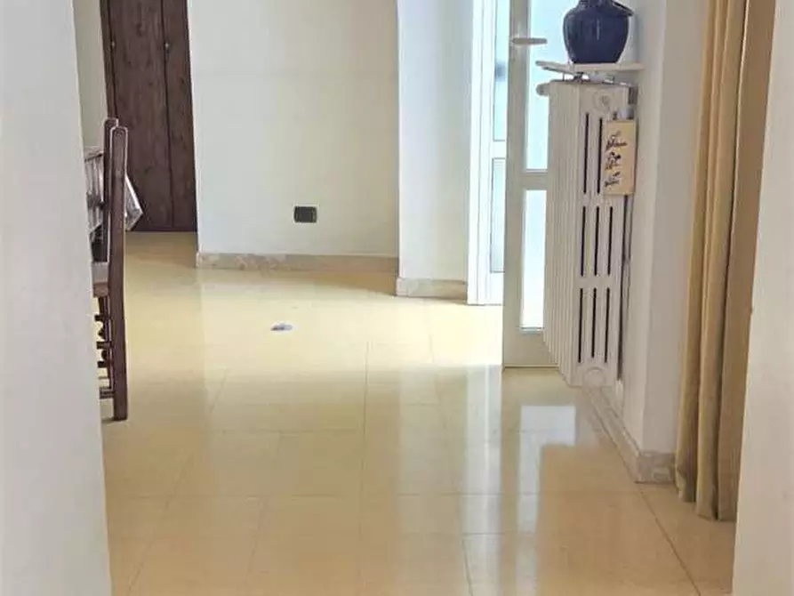 Immagine 39 di Appartamento in vendita  in VIA FERRANTE APORTI 42 a Bitonto