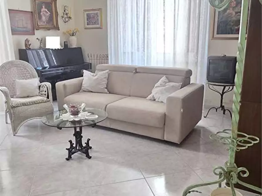 Immagine 1 di Appartamento in vendita  in via Palmiro Togliatti 46 a Bitonto