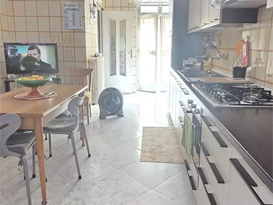 Immagine 6 di Appartamento in vendita  in via Palmiro Togliatti 46 a Bitonto