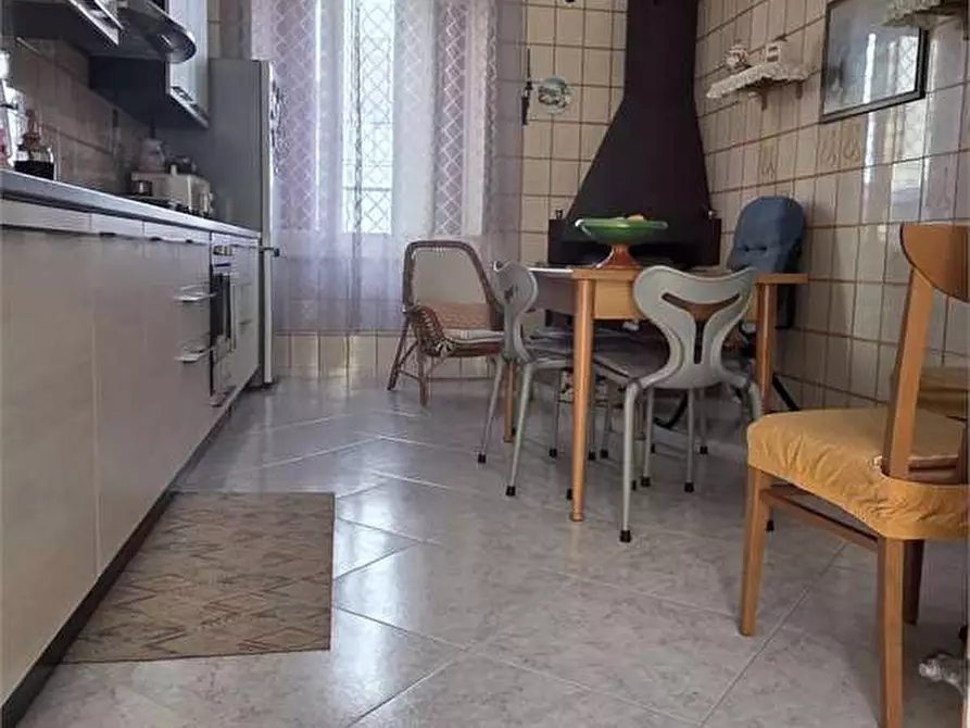 Immagine 35 di Appartamento in vendita  in via Palmiro Togliatti 46 a Bitonto
