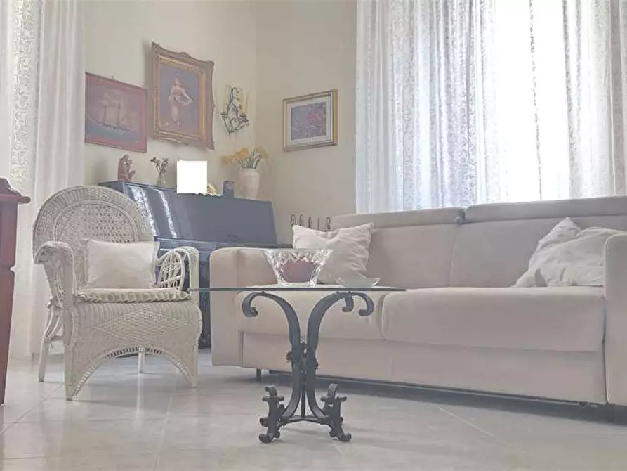 Immagine 43 di Appartamento in vendita  in via Palmiro Togliatti 46 a Bitonto