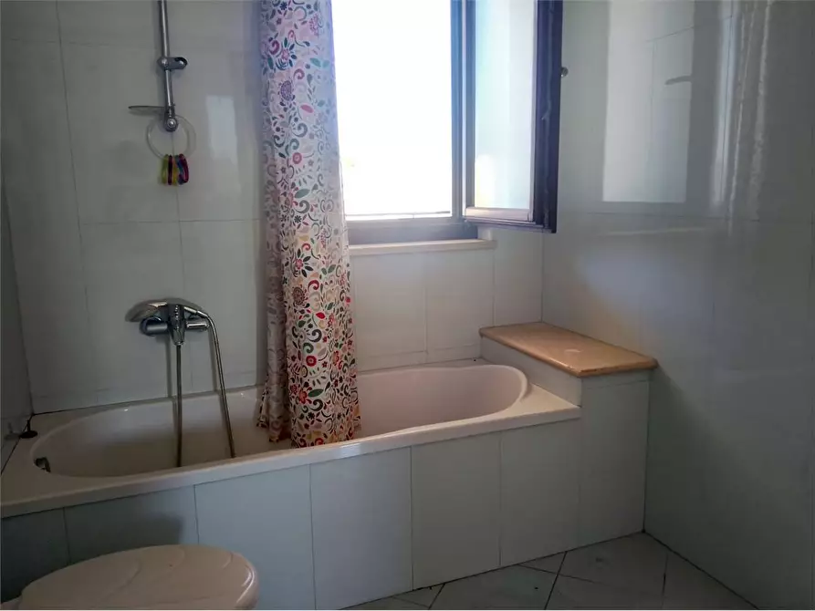Immagine 19 di Appartamento in vendita  in via bruno buozzi 36 a Bitonto