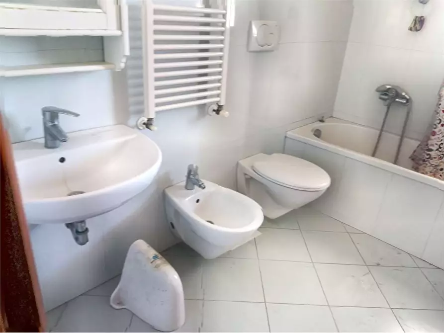 Immagine 21 di Appartamento in vendita  in via bruno buozzi 36 a Bitonto
