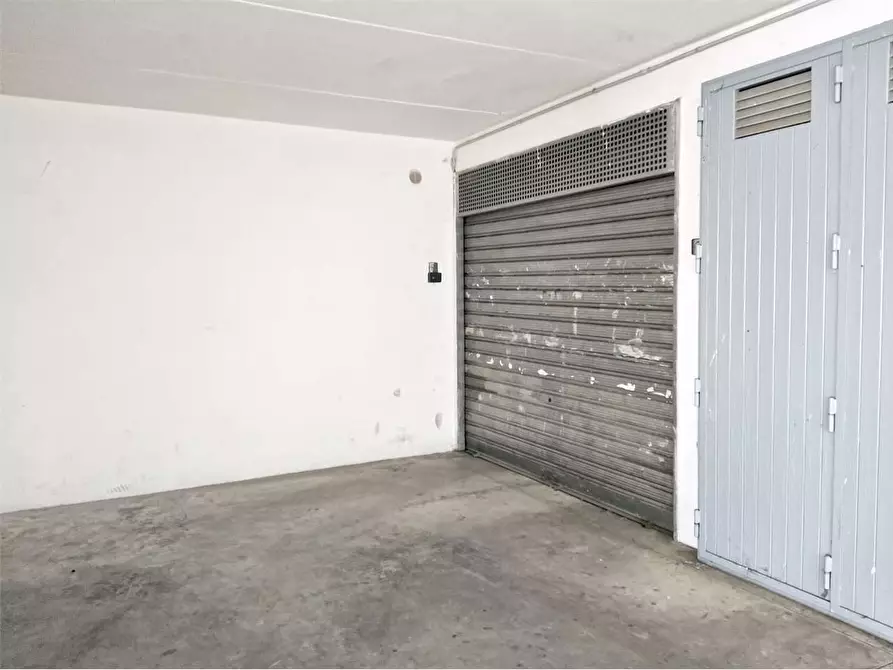 Immagine 41 di Appartamento in vendita  in via bruno buozzi 36 a Bitonto