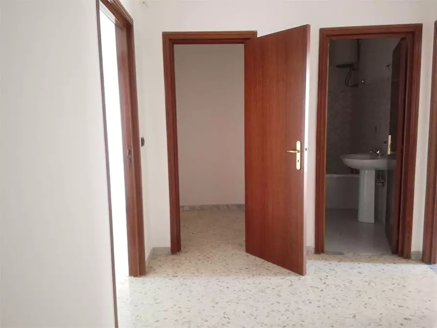 Immagine 11 di Appartamento in vendita  a Bitonto