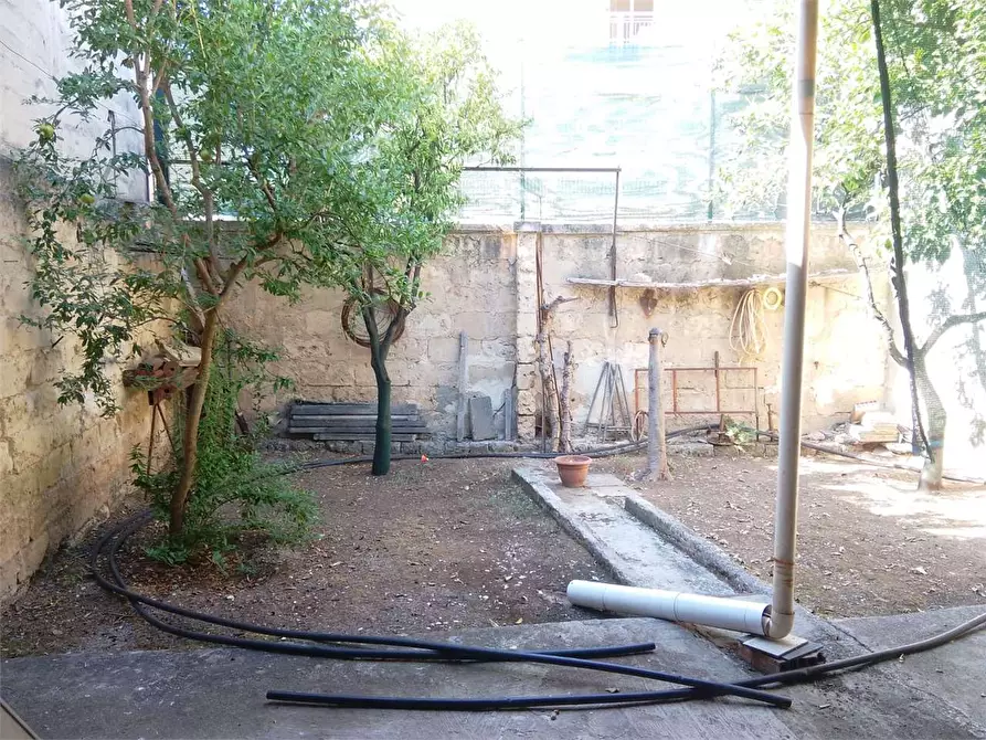 Immagine 7 di Casa indipendente in vendita  in VIA CAZZOLLA  19 a Bitonto