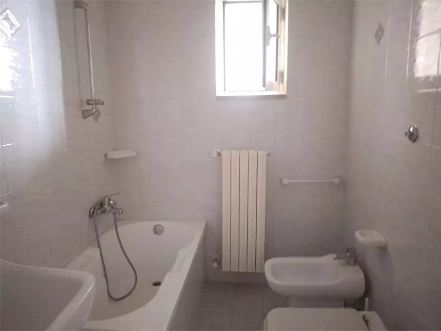 Immagine 3 di Casa indipendente in vendita  in VIA CAZZOLLA  19 a Bitonto