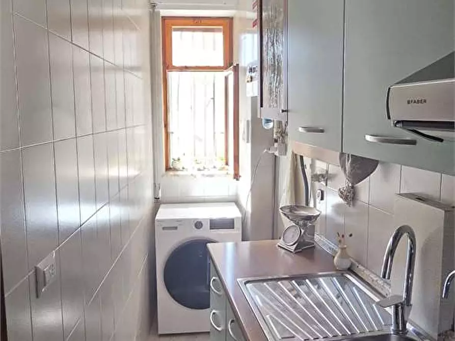 Immagine 8 di Appartamento in vendita  in Via Durazzo 35/1 a Bitonto