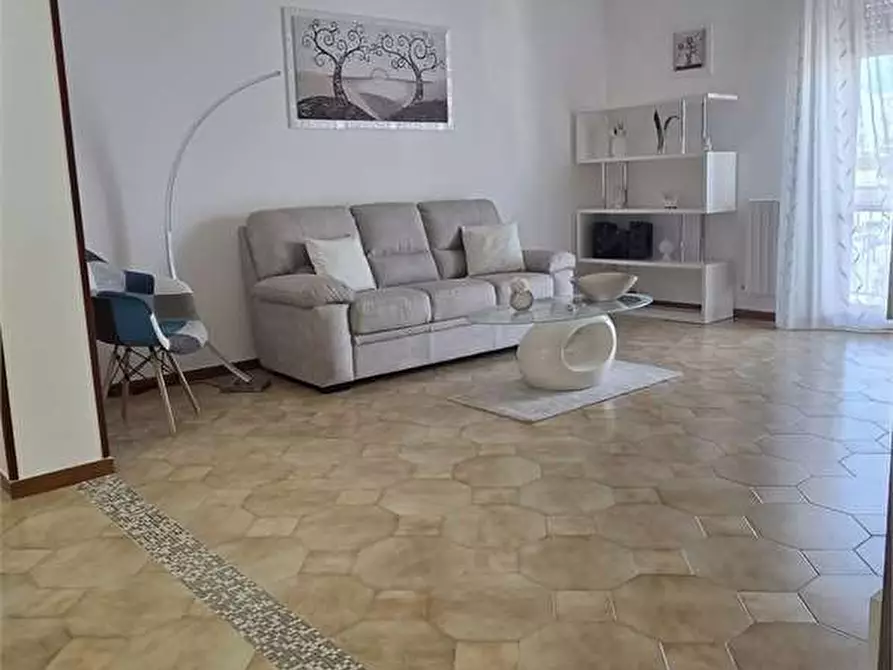 Immagine 10 di Appartamento in vendita  in Via Durazzo 35/1 a Bitonto