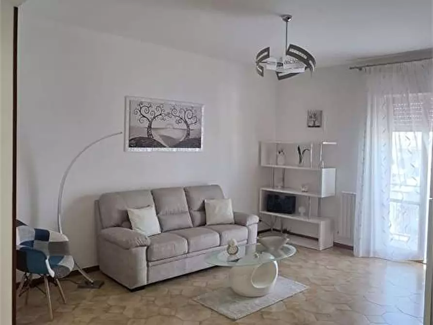 Immagine 11 di Appartamento in vendita  in Via Durazzo 35/1 a Bitonto