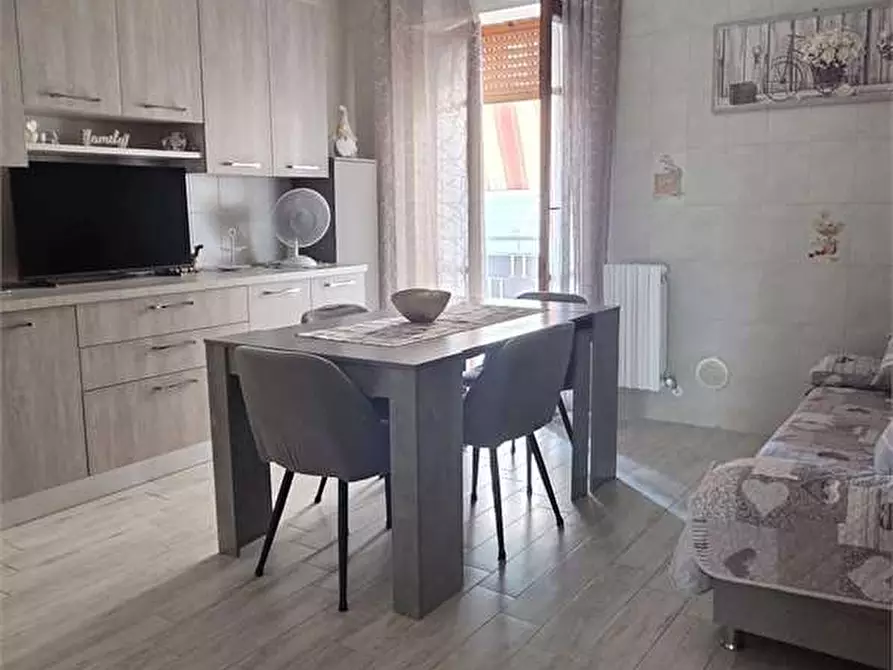 Immagine 12 di Appartamento in vendita  in Via Durazzo 35/1 a Bitonto