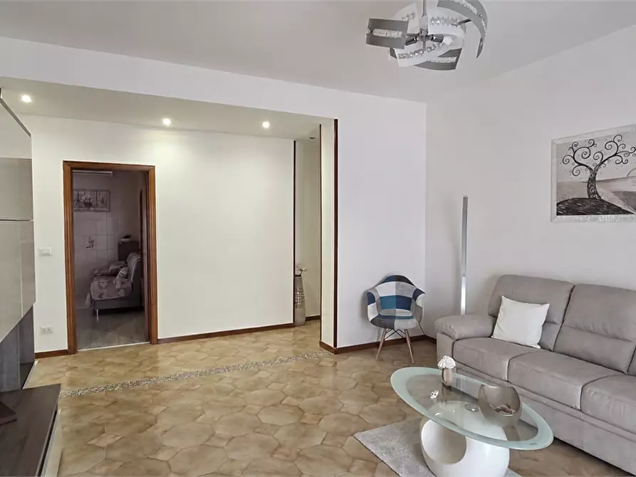 Immagine 5 di Appartamento in vendita  in Via Durazzo 35/1 a Bitonto