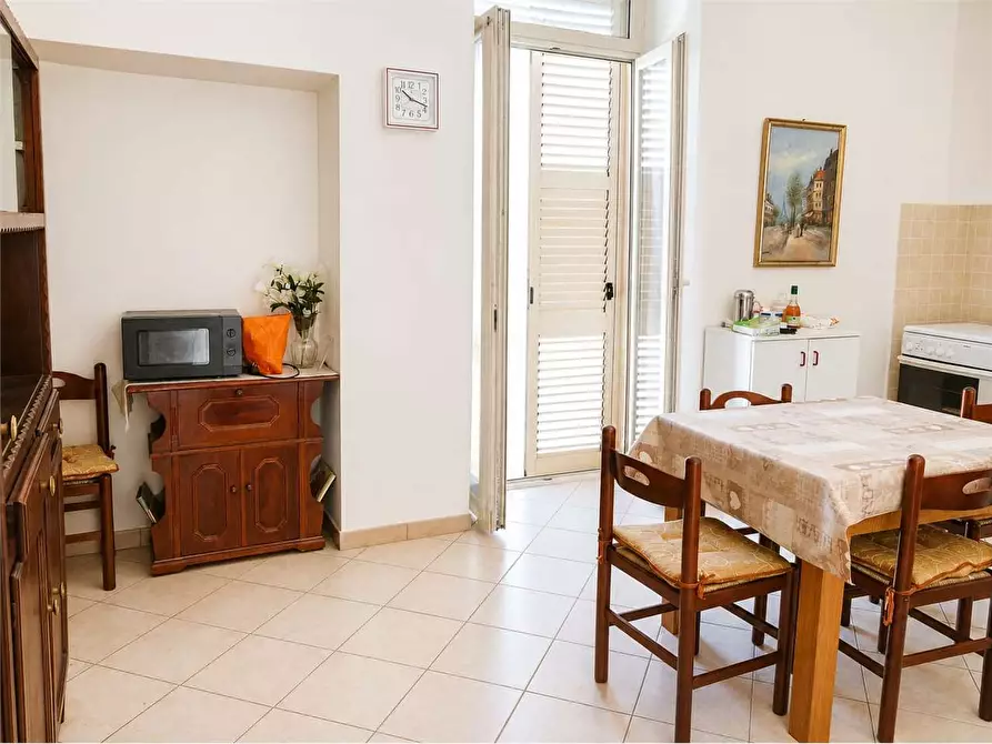 Immagine 5 di Casa indipendente in vendita  in via leopardi  2/3 a Bitonto