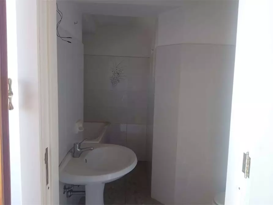Immagine 11 di Casa indipendente in vendita  in via leopardi  2/3 a Bitonto